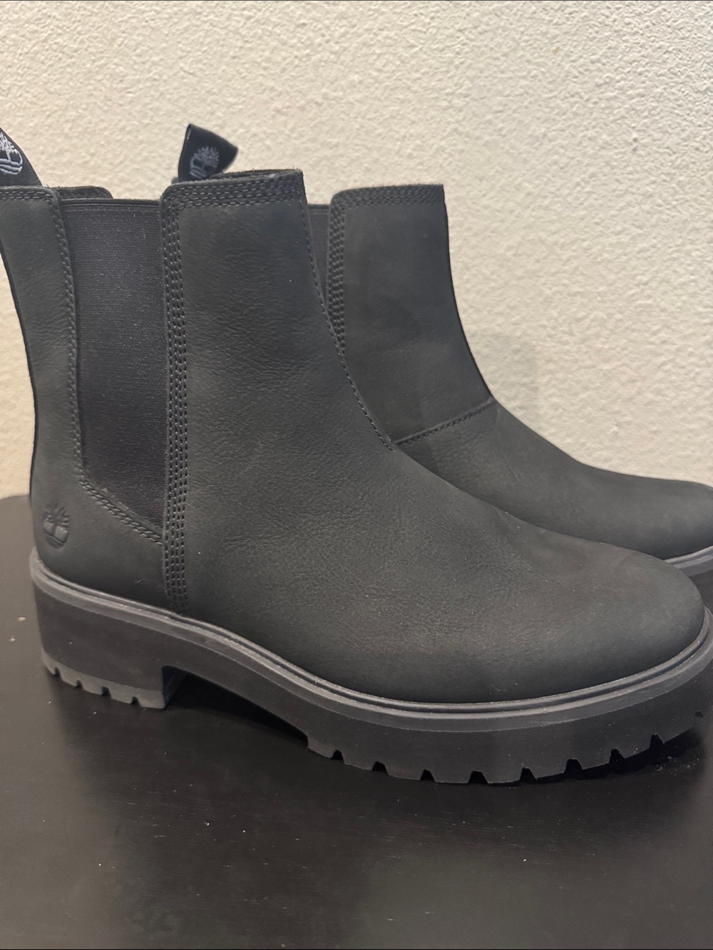 Timberland Black Nubuck Chelsea Lug Ankle Boots Womans 8.5
